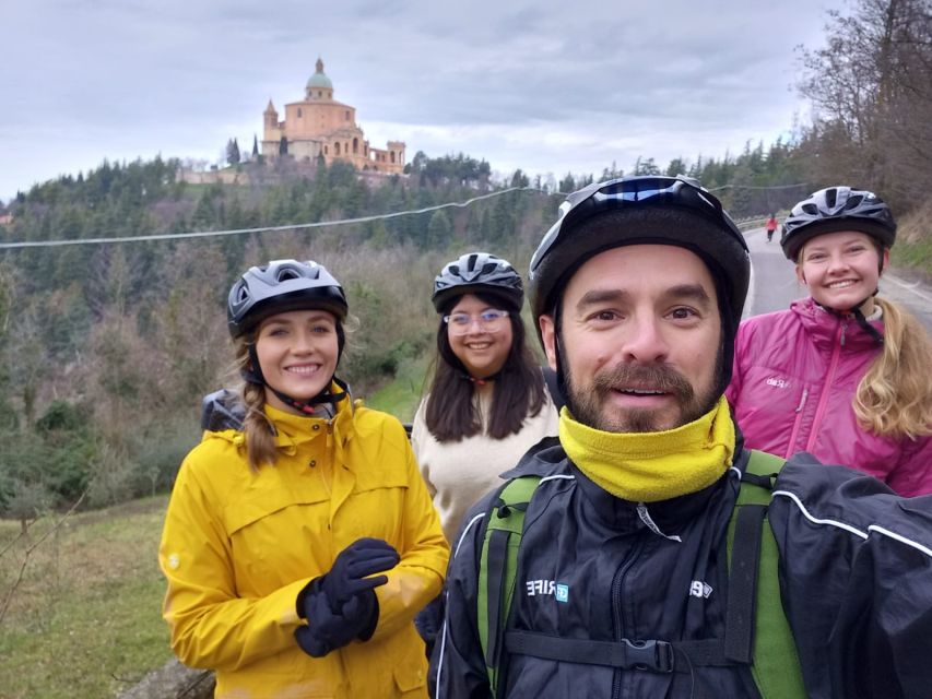Bologna: E-Bike Guided Tour with Aperitivo - The aperitivo: wine, ham, cheese, and pastries