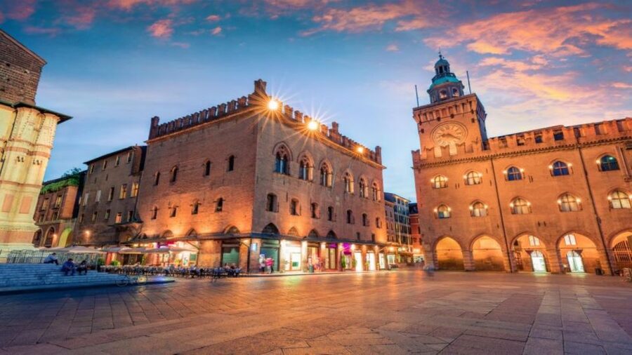 Bologna: Panoramic Bike Tour - Starting near Palazzo Boncompagni