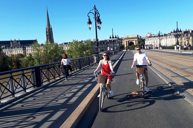 Bordeaux bike tour "The Best of Bordeaux" - The Chartrons and its wine-trade past