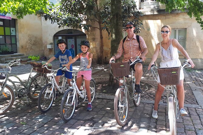 Bordeaux bike tour "The Best of Bordeaux" - A local bite in the Jardin Public