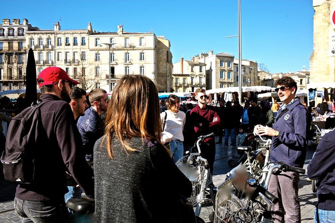 "Bordeaux by bicycle: a 3-hour tour immersive experience" - Notre-Dame, Saint-André, and the courts