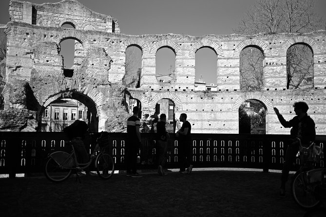 "Bordeaux by bicycle: a 3-hour tour immersive experience" - Pont Jacques Chaban-Delmas and Cité du Vin