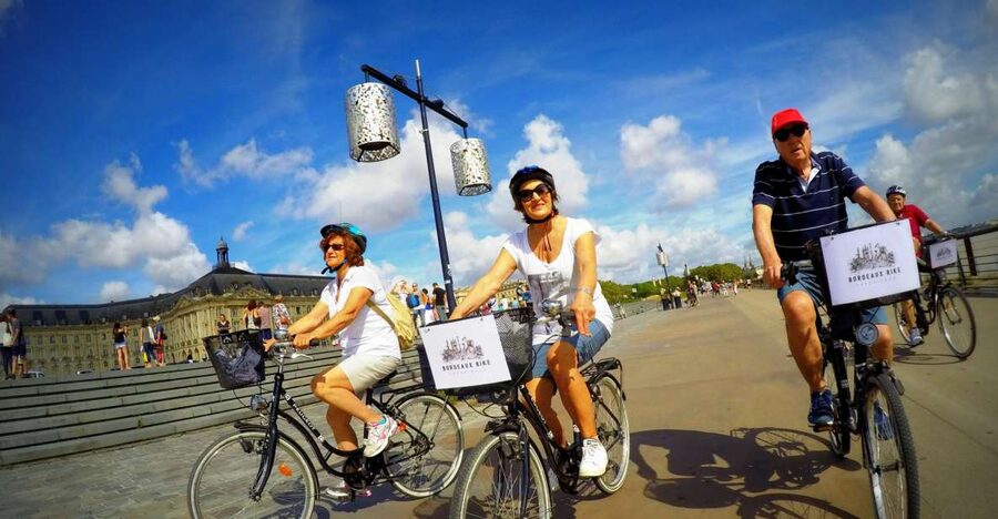 Bordeaux: Essentials 3-Hour Bike Ride - Why a bicycle is a smart way to meet Bordeaux