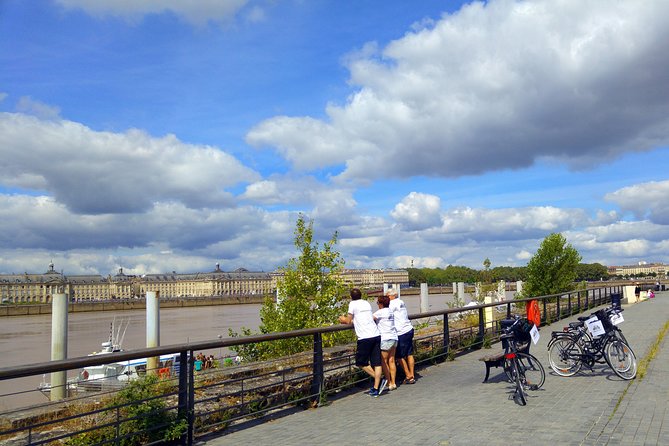 Bordeaux Essentials Sightseeing Bike Tour with a Local Guide - Starting at 110 Rue Mouneyra