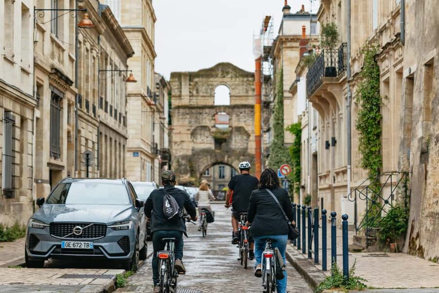 Bordeaux: Historic Center & Chartrons District Bike Tour - Darwin, Bordeaux’s creative break