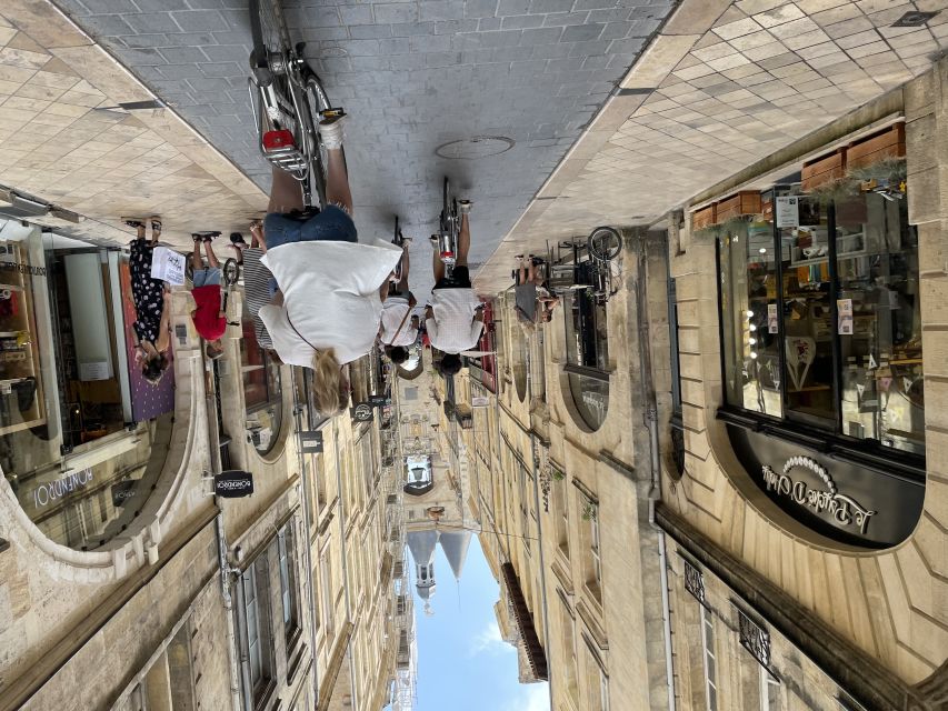 Bordeaux: Historic Center & Chartrons District Bike Tour - The canelée tasting and local touches