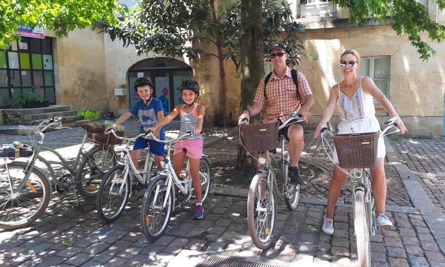 Bordeaux: Top Landmarks & Historic Bike Tour - Pont de Pierre and the Port of the Moon