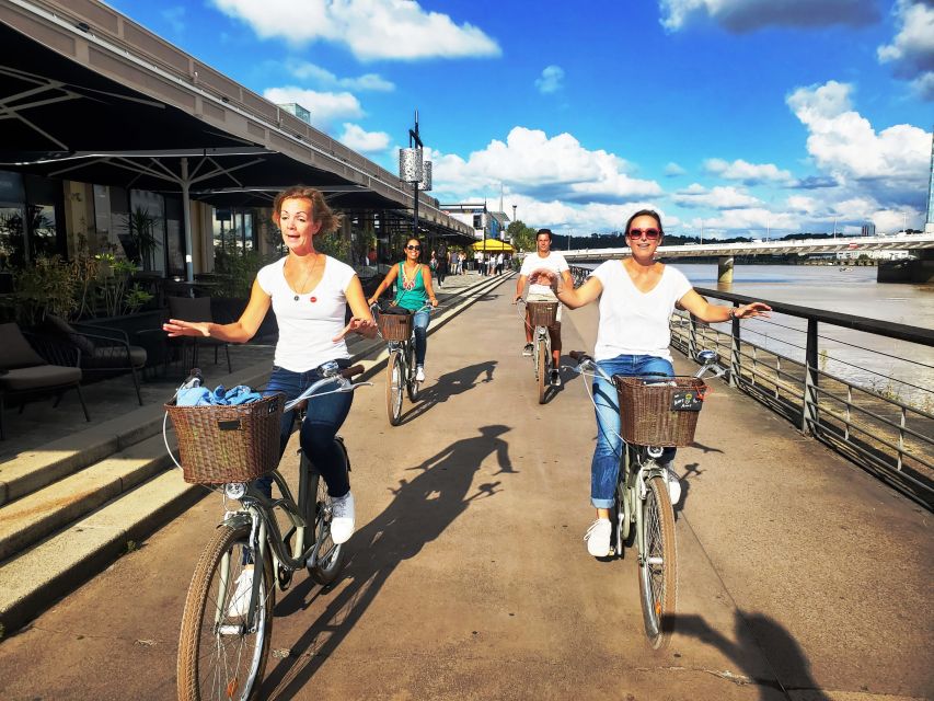 Bordeaux: Top Landmarks & Historic Bike Tour - Parc des Angéliques, Darwin, and the right bank
