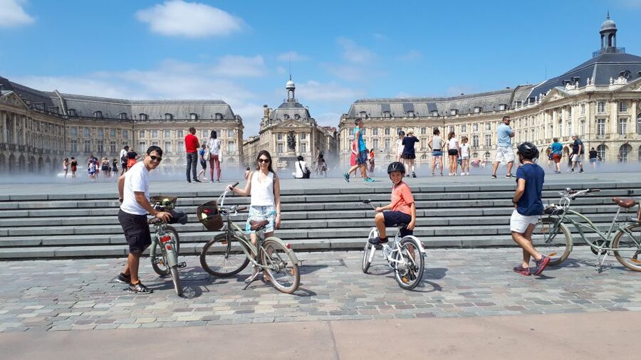 Bordeaux: Top Landmarks & Historic Bike Tour - Jardin Public and the local pastry break
