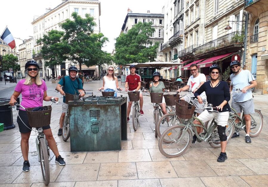 Bordeaux: Top Landmarks & Historic Bike Tour - Grosse Cloche and Saint-Michel: Bordeaux’s medieval opening act