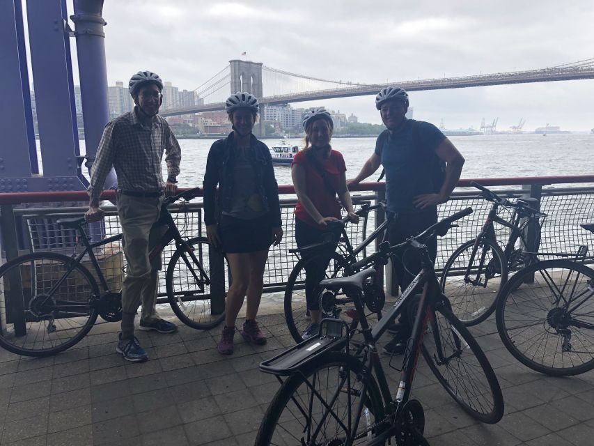 Brooklyn: 2-Hour Manhattan & Brooklyn Bridges Bike Tour - Following the protected East River Esplanade