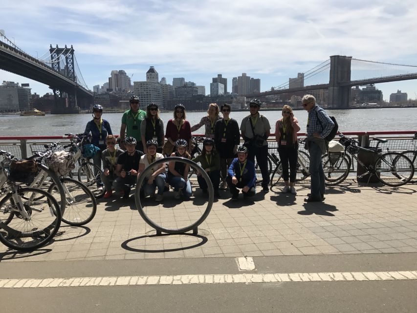 Brooklyn: 2-Hour Manhattan & Brooklyn Bridges Bike Tour - One World Trade and the civic center