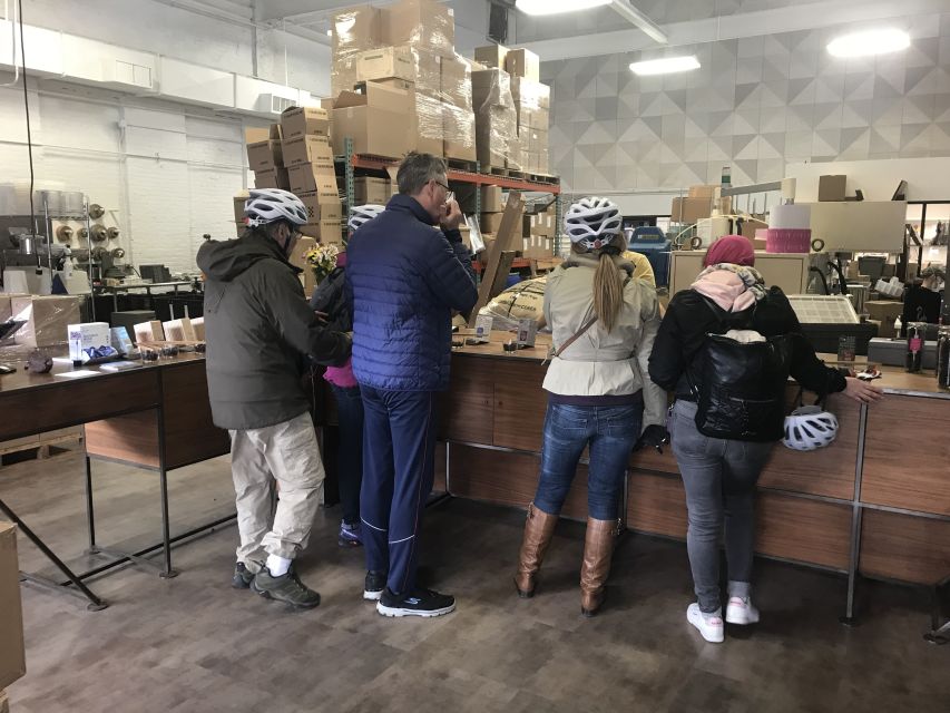 Brooklyn: Half-Day Cycling Tour - What the guides add to the ride