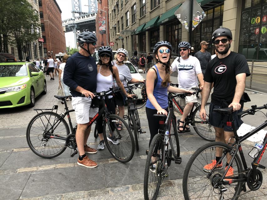 Brooklyn: Sightseeing Bike Tour with Local Guide - Bikes, traffic, and physical effort
