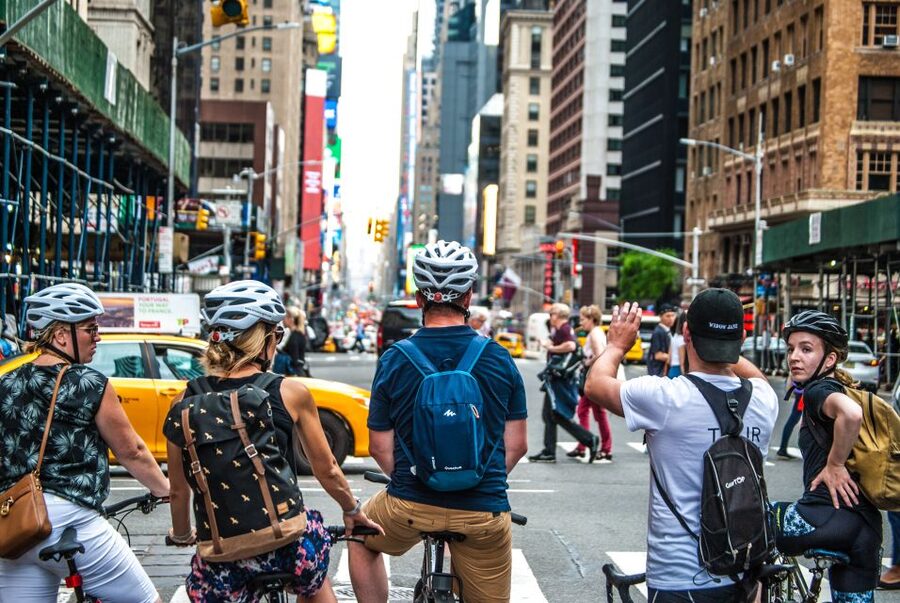 Brooklyn: Sightseeing Bike Tour with Local Guide - Fort Greene and the grand scale of Grand Army Plaza