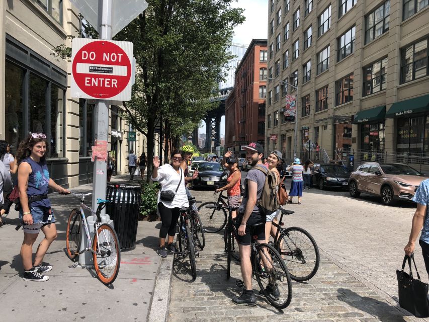 Brooklyn: Sightseeing Bike Tour with Local Guide - A broad look at Brooklyn, not just the postcard version