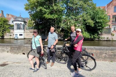 Bruges by bike with friends and family!