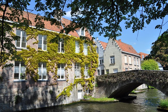Bruges by bike with friends and family! - Sint-Janshuismolen shows another side of the city