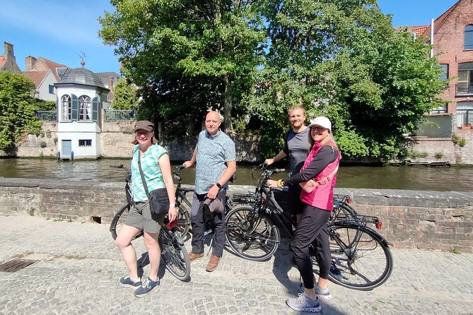 Bruges by bike with friends and family! - Gruuthusemuseum and the city’s grander side