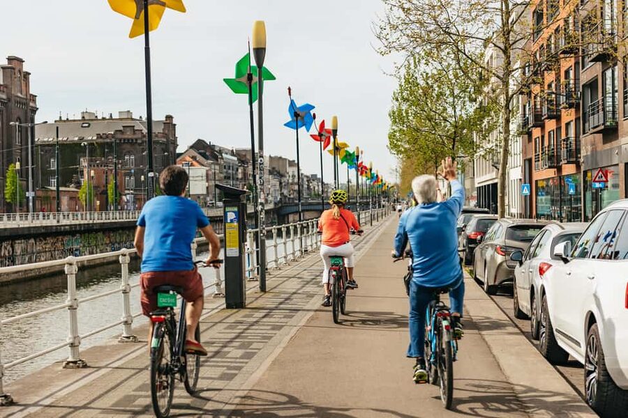 Brussels: City Highlights and Hidden Gems Bike Tour - Guides who make the route personal