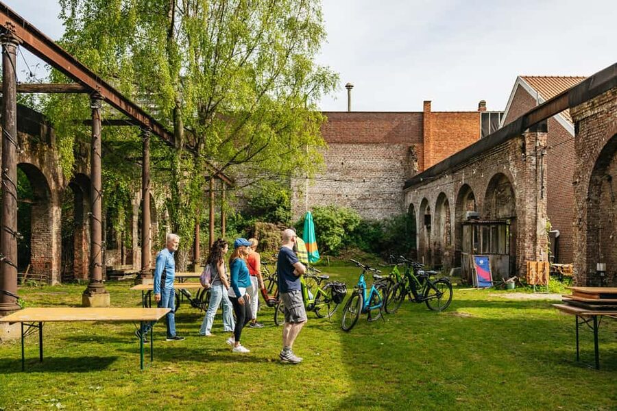 Brussels: City Highlights and Hidden Gems Bike Tour - A gentler way to see Brussels