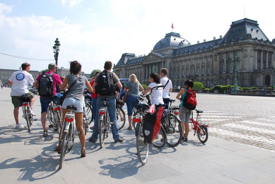 Brussels: Sightseeing Bike Tour - Jubilee Park and the European Commission