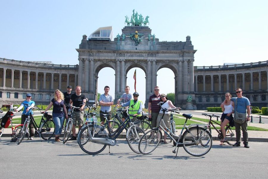 Brussels: Sightseeing Bike Tour - Park of Brussels, the Royal Palace, and Mont des Arts