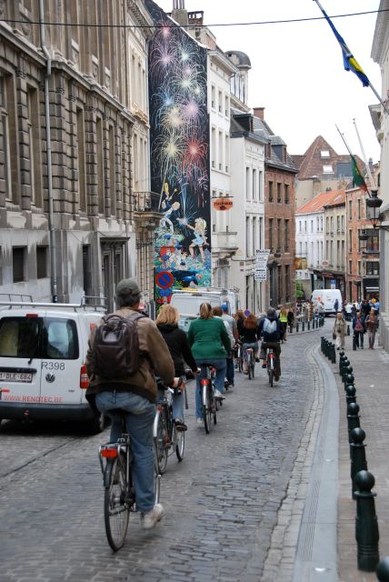 Brussels: Sightseeing Bike Tour - Starting beneath the Grand Place’s ornate facades