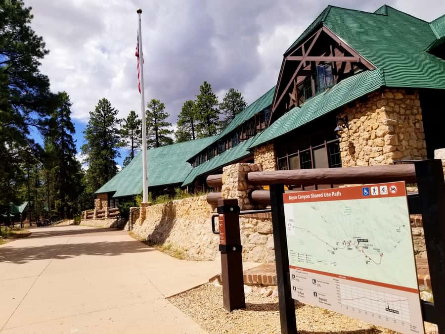 Bryce Canyon National Park: Guided E-Bike Tour - Riding toward Inspiration Point