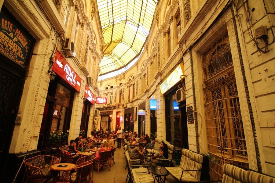 Bucharest: 2-Hour City Highlights Bike Tour - What the guides add to the ride