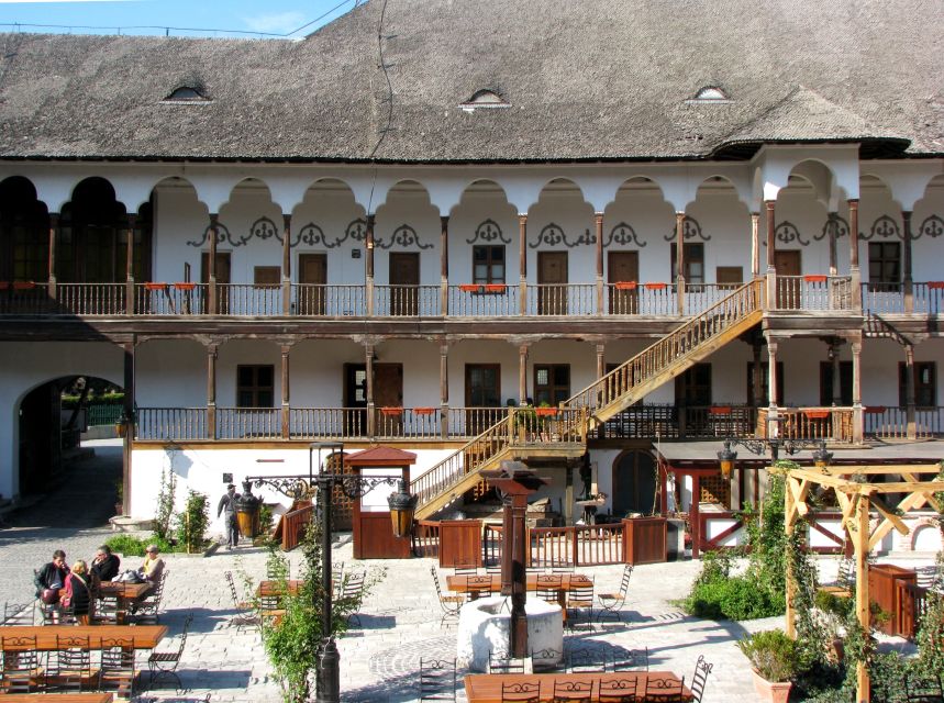 Bucharest: Half Day Bike Tour - A gentle route with room to stop