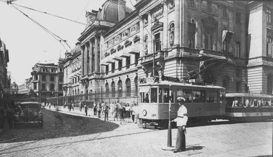Bucharest: Half Day Bike Tour - Why the guide matters so much