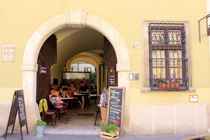 Budapest E-bike Tour - The guides shape the experience