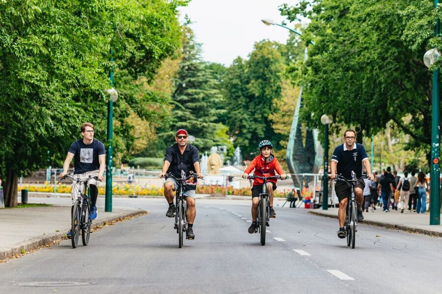Budapest: Grand Sightseeing Bike Tour - Why a bike is a smart way to see Budapest