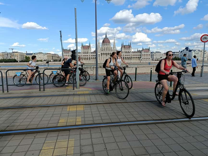 Budapest: Guided Bike & E-bike Tour with a Goulash - House of Terror and the route to City Park