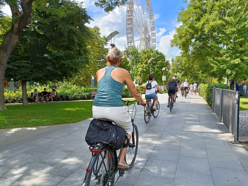 Budapest: Guided Bike & E-bike Tour with a Goulash - House of Music Hungary and central Pest