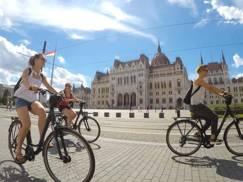 Budapest: Guided Bike & E-bike Tour with a Goulash - Starting at Rumbach Sebestyén utca