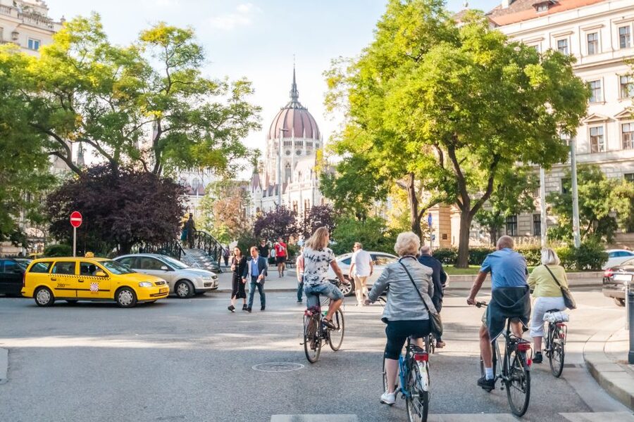 Budapest: Guided City Discovery Bike Tour - Parliament and the Danube in one compact stretch