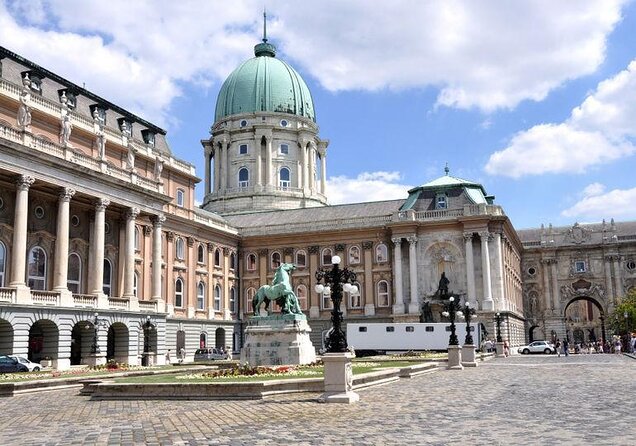 Budapest Highlights Bike Tour with a local guide - Key points to know before booking