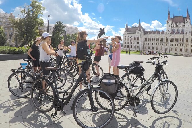 Budapest private Bike & e-Bike Tour with a drink - Why a bicycle works so well in Budapest