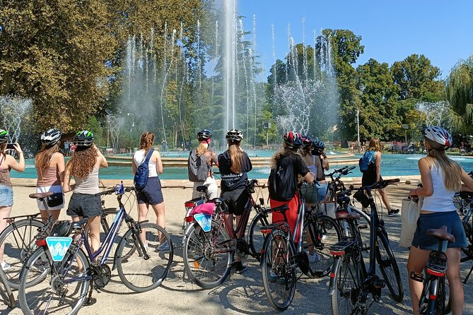 Budapest private Bike & e-Bike Tour with a drink - Starting at Erzsébet tér and St. Stephen’s Basilica