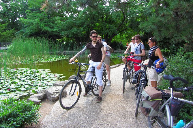 Budapest to Szentendre bike & boat tour - Arriving in Szentendre by bike