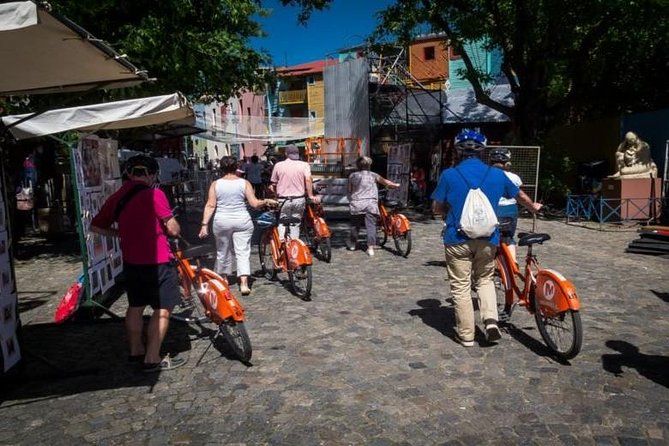 Buenos Aires Bike Tour: San Telmo and La Boca Districts - Plaza de Mayo brings the history into focus