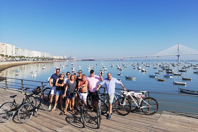 Cádiz 2:30h Bike Tour - Arco del Pópulo and the oldest streets