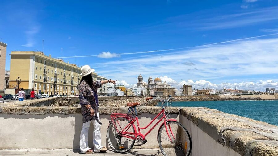 Cadiz: City Bike Tour - Roman theater and Cádiz’s ancient past