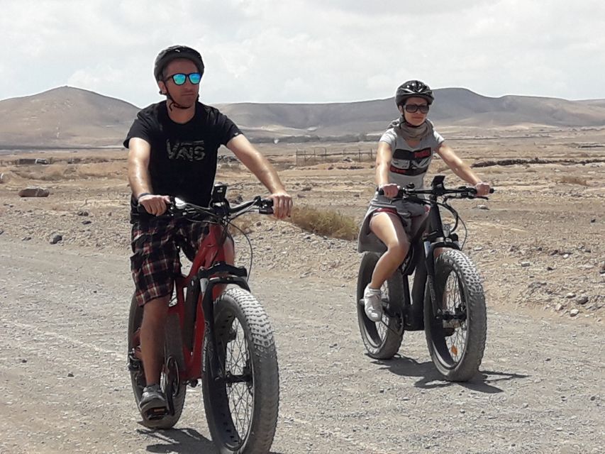 Caleta de Fuste/Corralejo: Guided E-Bike Tour & Crater Hike - Crossing Volcano Bayuyo toward the crater country
