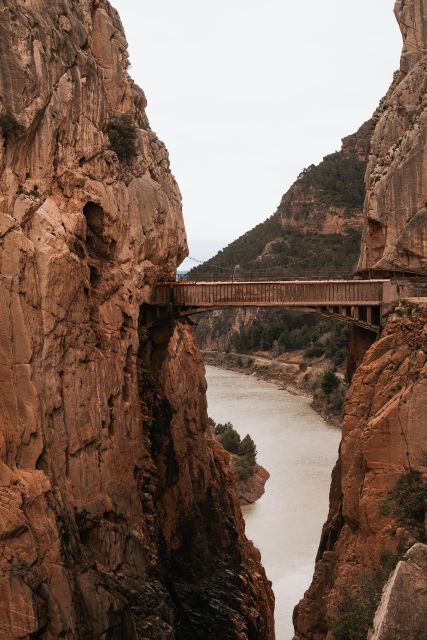 Caminito del Rey Full Experience+ 2-Hour E-Bike guided Tour - Walking the suspended Caminito del Rey