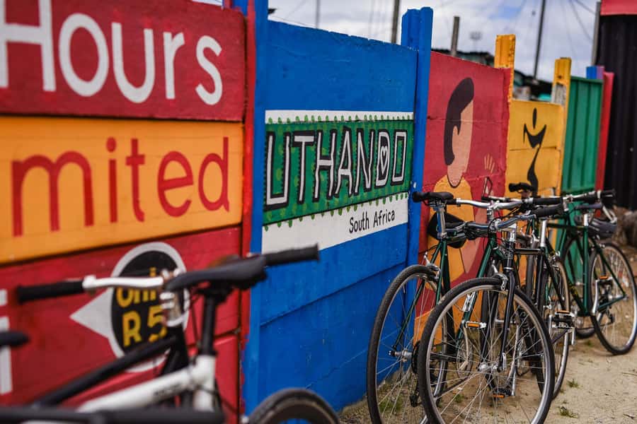 Cape Town: Cultural Bicycle Tour in Khayelitsha Township - District Six and the weight of the past