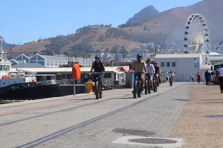 Cape Town: Half-Day e-Bike City Tour - Camps Bay and the Table Mountain backdrop