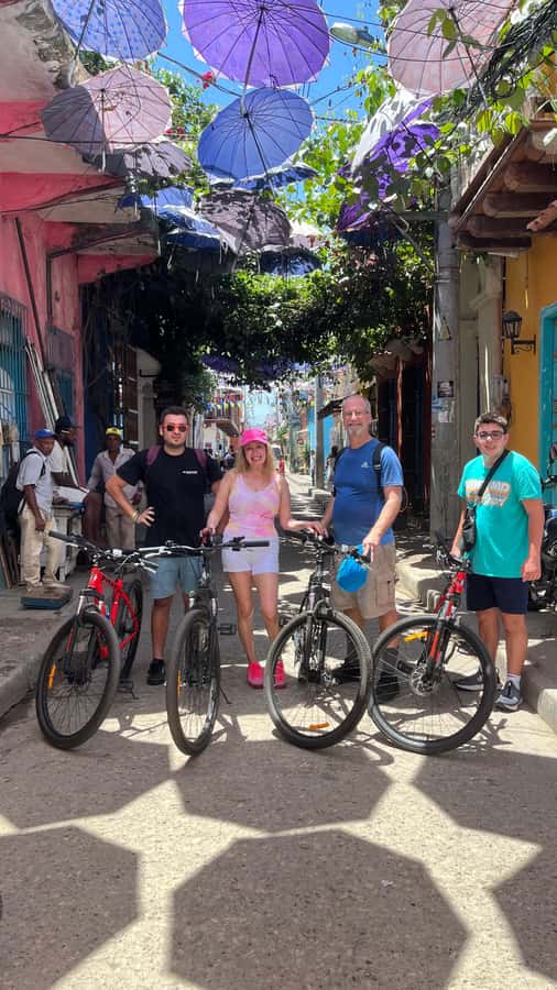 CARTAGENA: BIKE RIDE WITH LUNCH AT BOURDAIN'S FAVORITE SPOT - Getsemaní, where the city feels more social